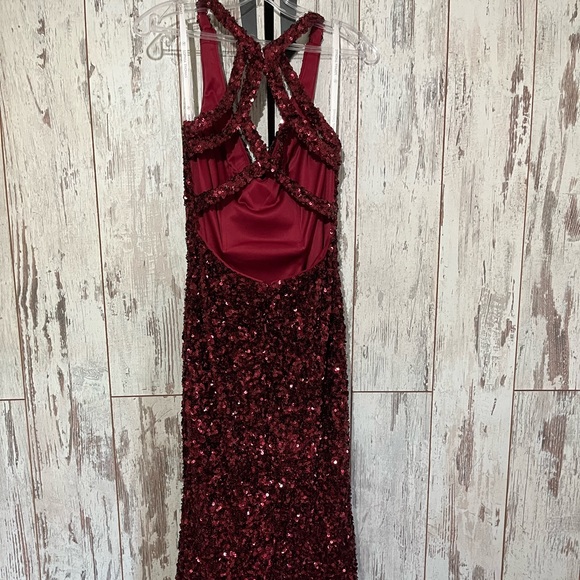 Prom Dress Burgundy Size 2 Sophia Thomas - Picture 5 of 7